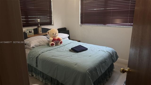 9890 Santos Dr, Cutler Bay, FL 33189