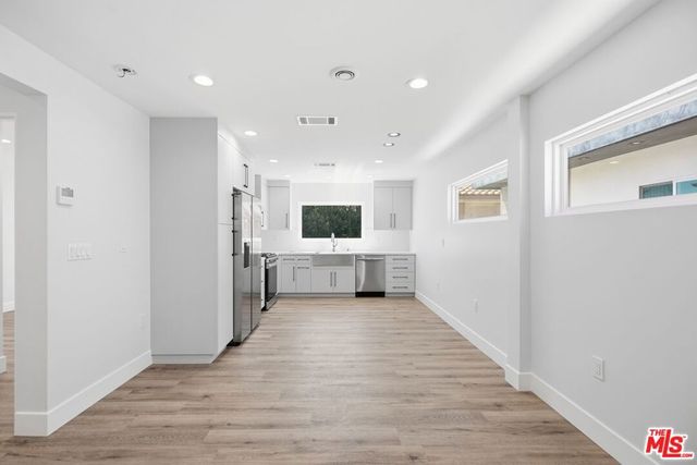 11613 Burbank Boulevard, Los Angeles, CA 91601