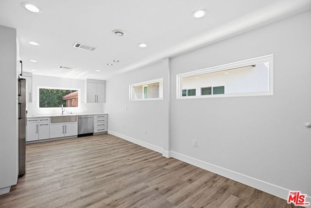 11613 Burbank Boulevard, Los Angeles, CA 91601