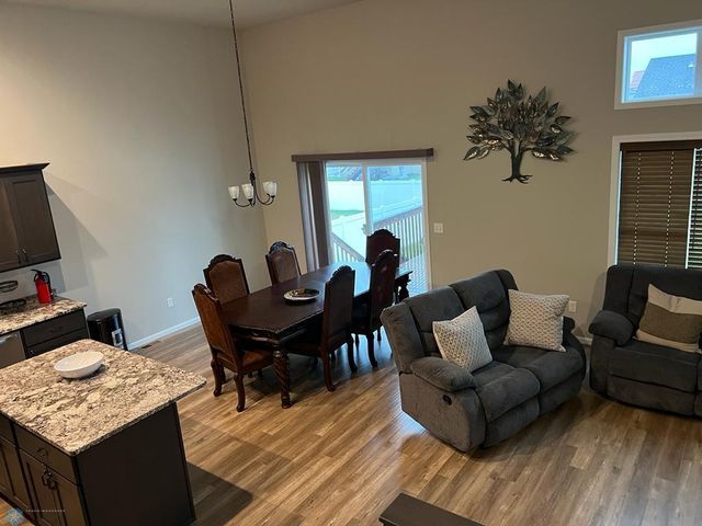 1558 68th Avenue S, Fargo, ND 58104
