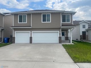 1558 68th Avenue S, Fargo, ND 58104