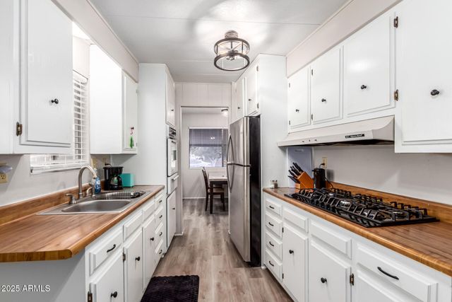 2650 W UNION HILLS Drive 112, Phoenix, AZ 85027