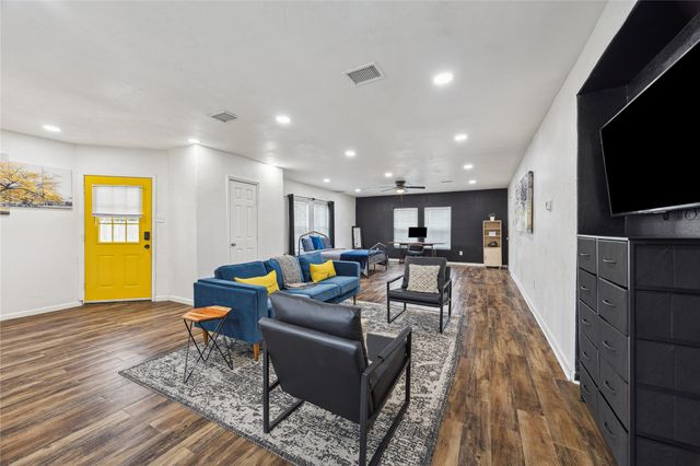 2817 Southmore Boulevard, Houston, TX 77004