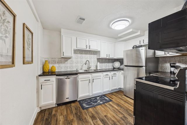 2817 Southmore Boulevard, Houston, TX 77004