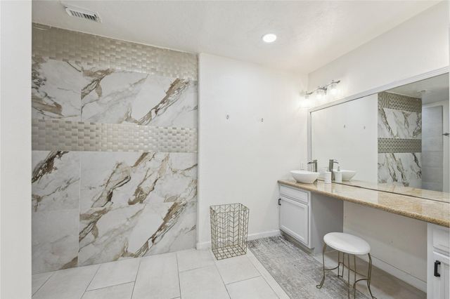 2817 Southmore Boulevard, Houston, TX 77004