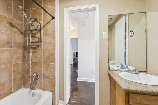 2817 Southmore Boulevard, Houston, TX 77004