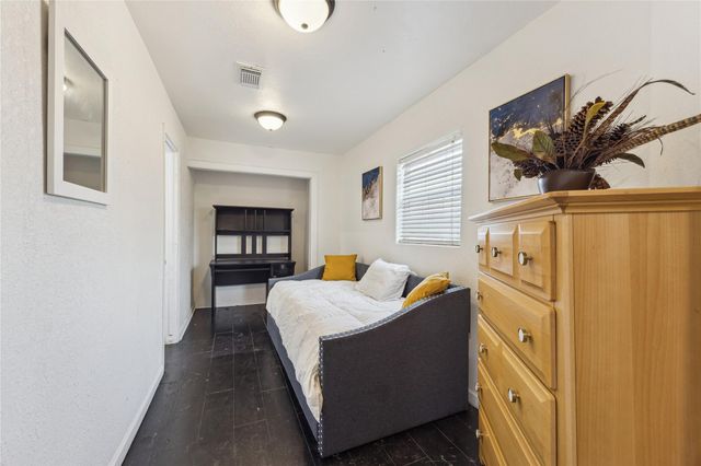 2817 Southmore Boulevard, Houston, TX 77004