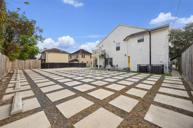 2817 Southmore Boulevard, Houston, TX 77004