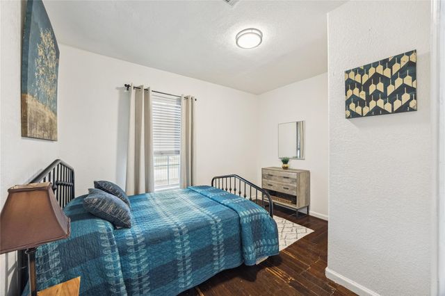 2817 Southmore Boulevard, Houston, TX 77004