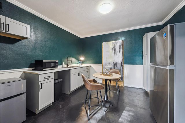 2817 Southmore Boulevard, Houston, TX 77004