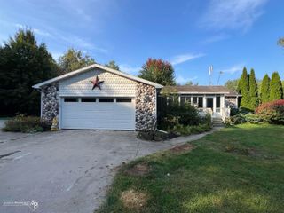 11192 E Lake Road, Forest Twp, MI 48463