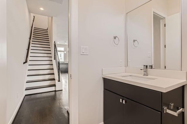 126 Pierce Street, Houston, TX 77002