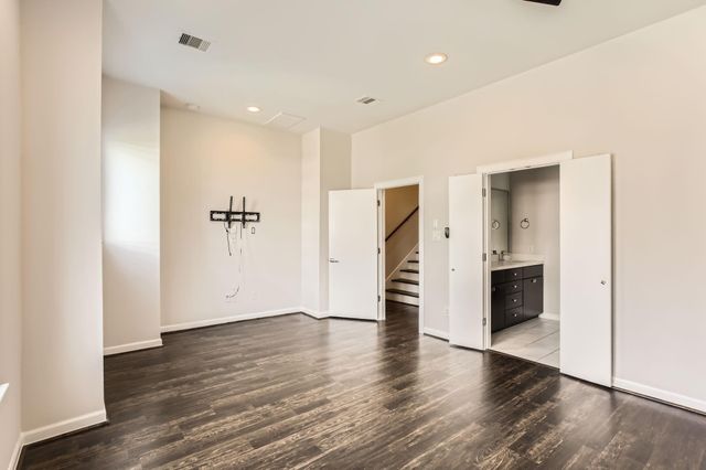 126 Pierce Street, Houston, TX 77002