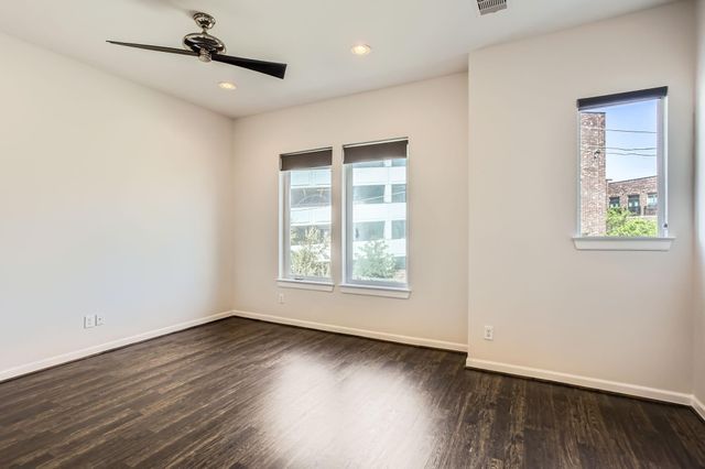126 Pierce Street, Houston, TX 77002
