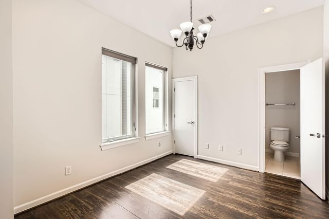 126 Pierce Street, Houston, TX 77002