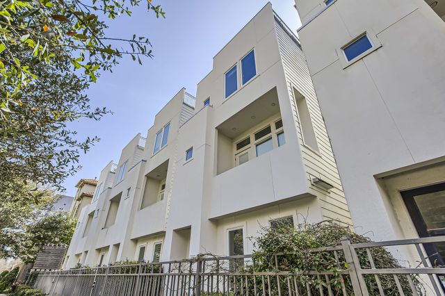 126 Pierce Street, Houston, TX 77002