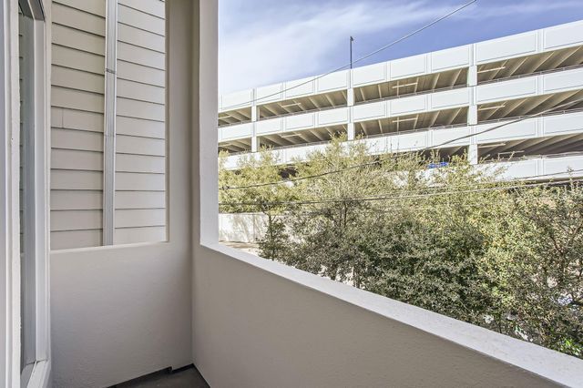 126 Pierce Street, Houston, TX 77002