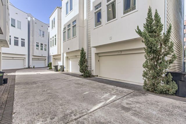 126 Pierce Street, Houston, TX 77002