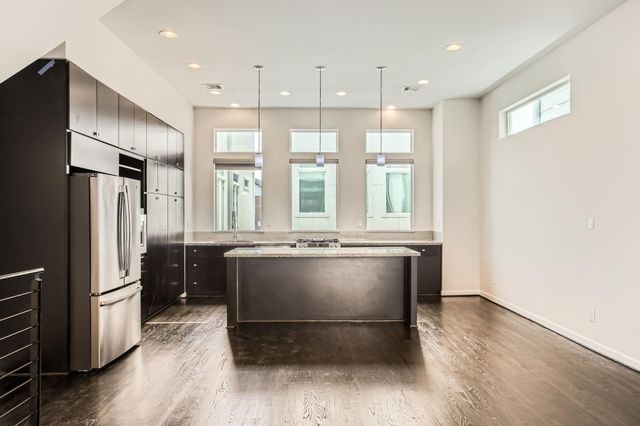 126 Pierce Street, Houston, TX 77002