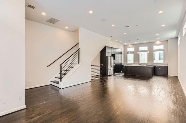 126 Pierce Street, Houston, TX 77002