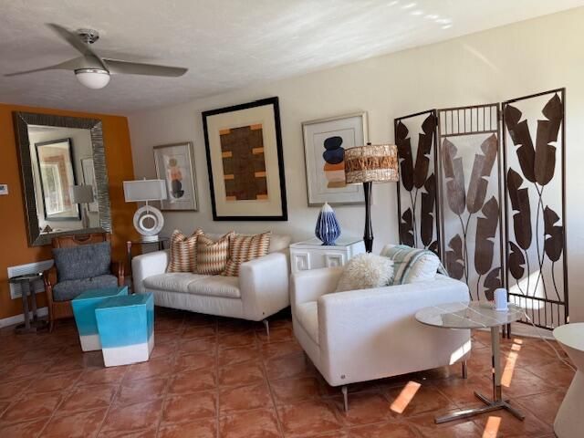 3402 Cynthia Lane 112, Lake Worth Beach, FL 33461