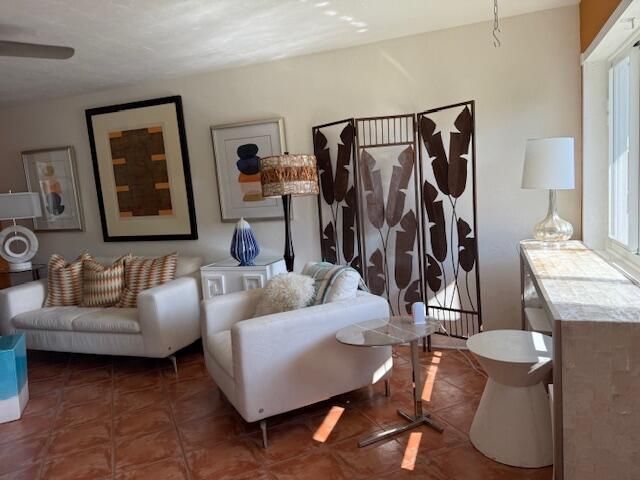 3402 Cynthia Lane 112, Lake Worth Beach, FL 33461