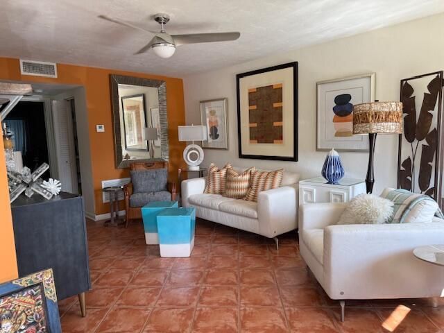 3402 Cynthia Lane 112, Lake Worth Beach, FL 33461