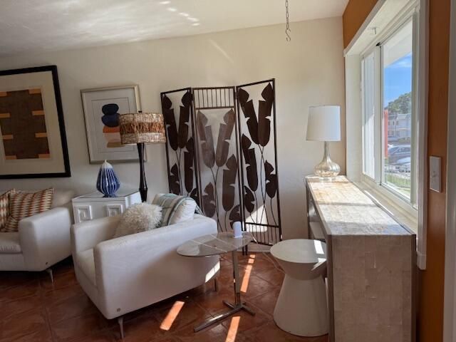 3402 Cynthia Lane 112, Lake Worth Beach, FL 33461