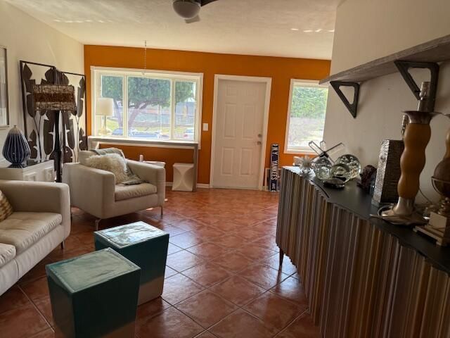 3402 Cynthia Lane 112, Lake Worth Beach, FL 33461