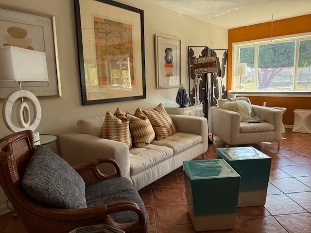 3402 Cynthia Lane 112, Lake Worth Beach, FL 33461