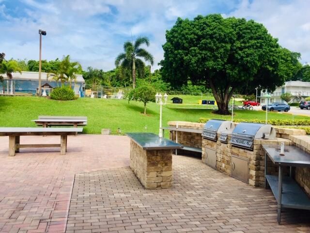 3402 Cynthia Lane 112, Lake Worth Beach, FL 33461