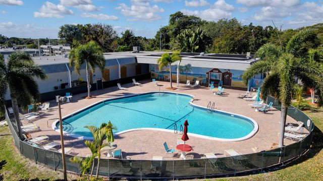 3402 Cynthia Lane 112, Lake Worth Beach, FL 33461