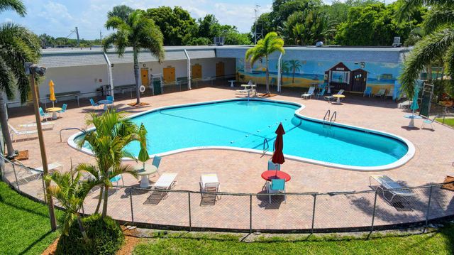 3402 Cynthia Lane 112, Lake Worth Beach, FL 33461