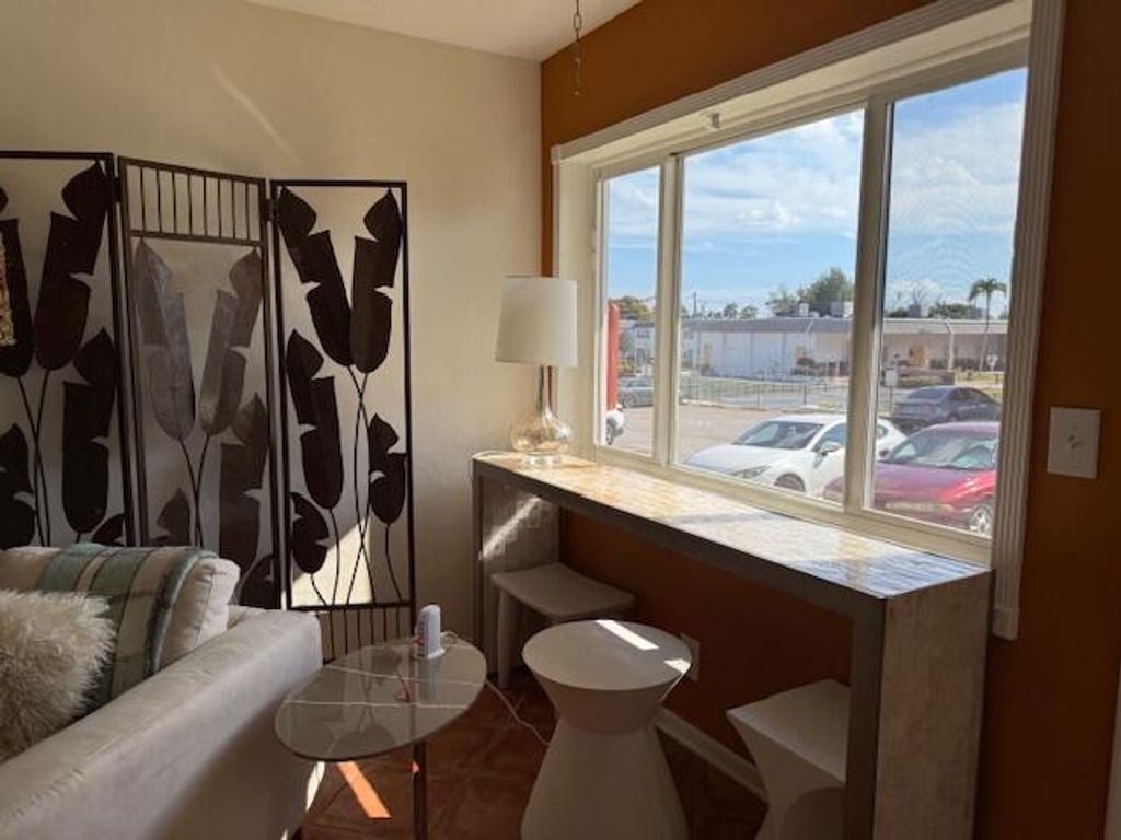 3402 Cynthia Lane 112, Lake Worth Beach, FL 33461