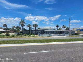 2401 N Atlantic Avenue, Daytona Beach, FL 32118