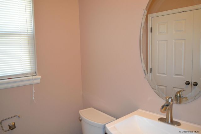 1515 SUMMERSET DR, Cheyenne, WY 82001