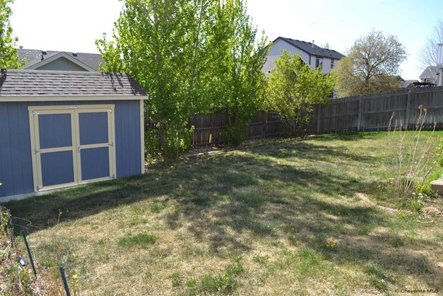 1515 SUMMERSET DR, Cheyenne, WY 82001