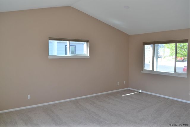 1515 SUMMERSET DR, Cheyenne, WY 82001