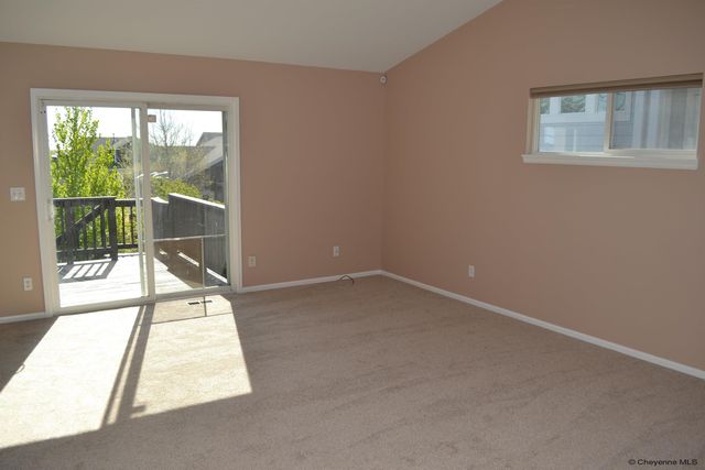 1515 SUMMERSET DR, Cheyenne, WY 82001
