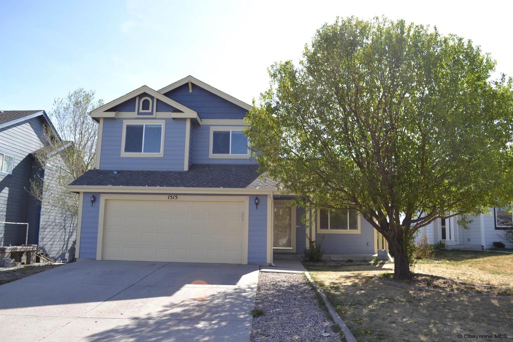 1515 SUMMERSET DR, Cheyenne, WY 82001