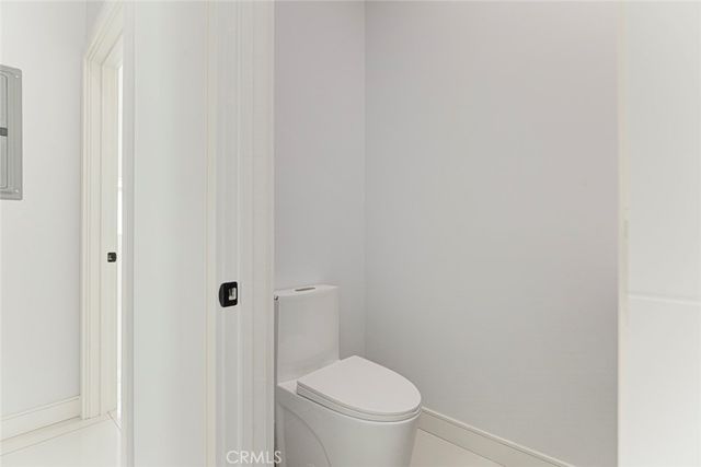 1135 A E Windsor, Glendale, CA 91205