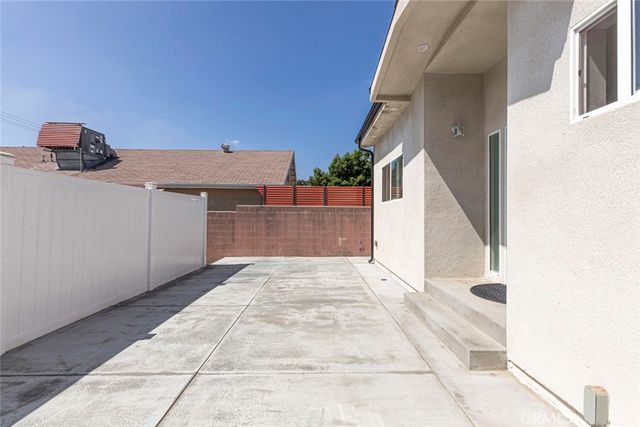1135 A E Windsor, Glendale, CA 91205