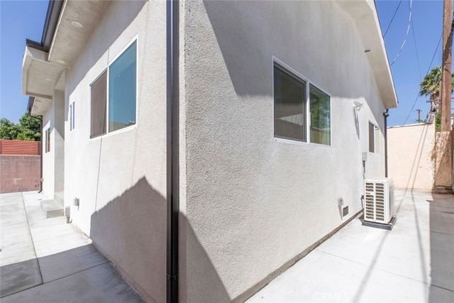 1135 A E Windsor, Glendale, CA 91205