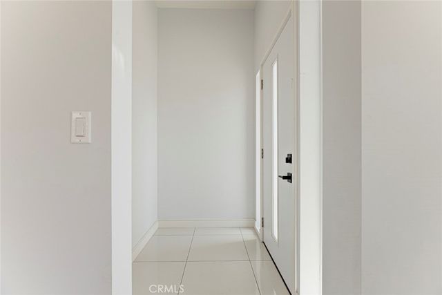 1135 A E Windsor, Glendale, CA 91205