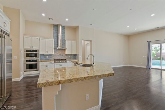 3895 Valles Caldera Court, Las Vegas, NV 89118