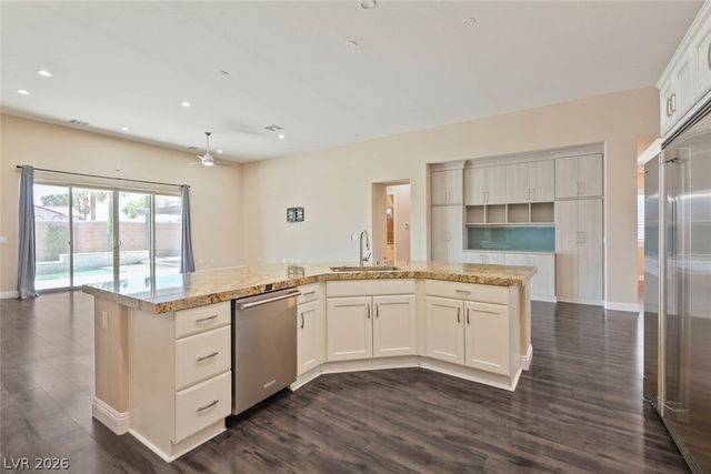 3895 Valles Caldera Court, Las Vegas, NV 89118