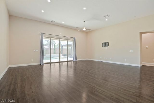 3895 Valles Caldera Court, Las Vegas, NV 89118