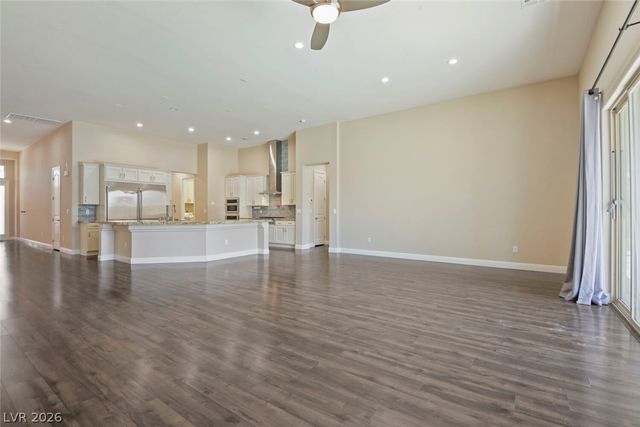 3895 Valles Caldera Court, Las Vegas, NV 89118