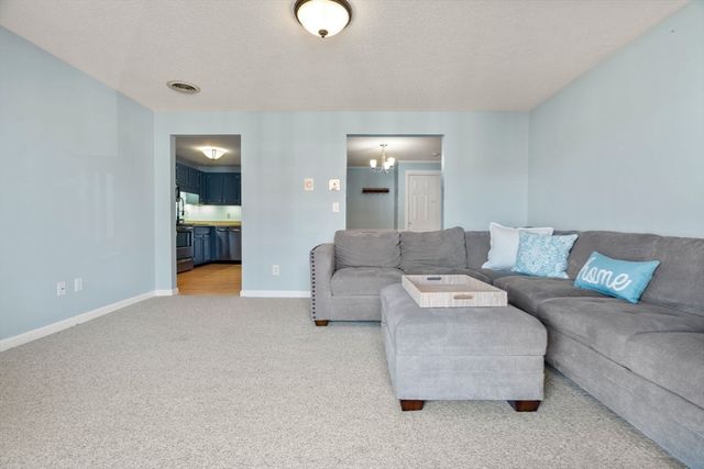 46 Randolph Dr 46, Tewksbury, MA 01876