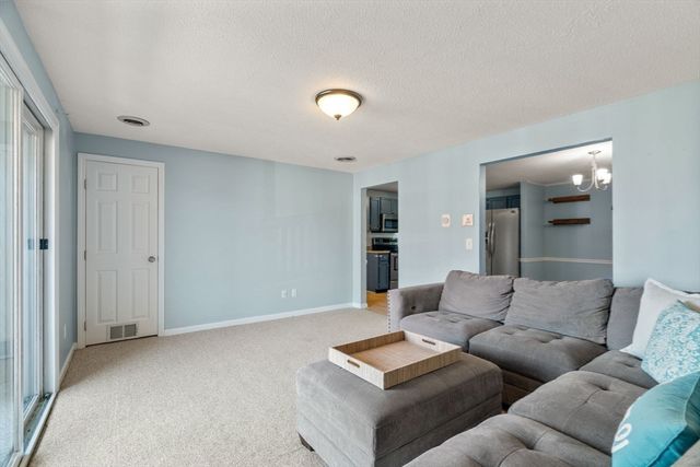 46 Randolph Dr 46, Tewksbury, MA 01876